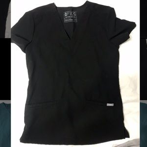 Figs black cases 3 pocket scrub top xxs